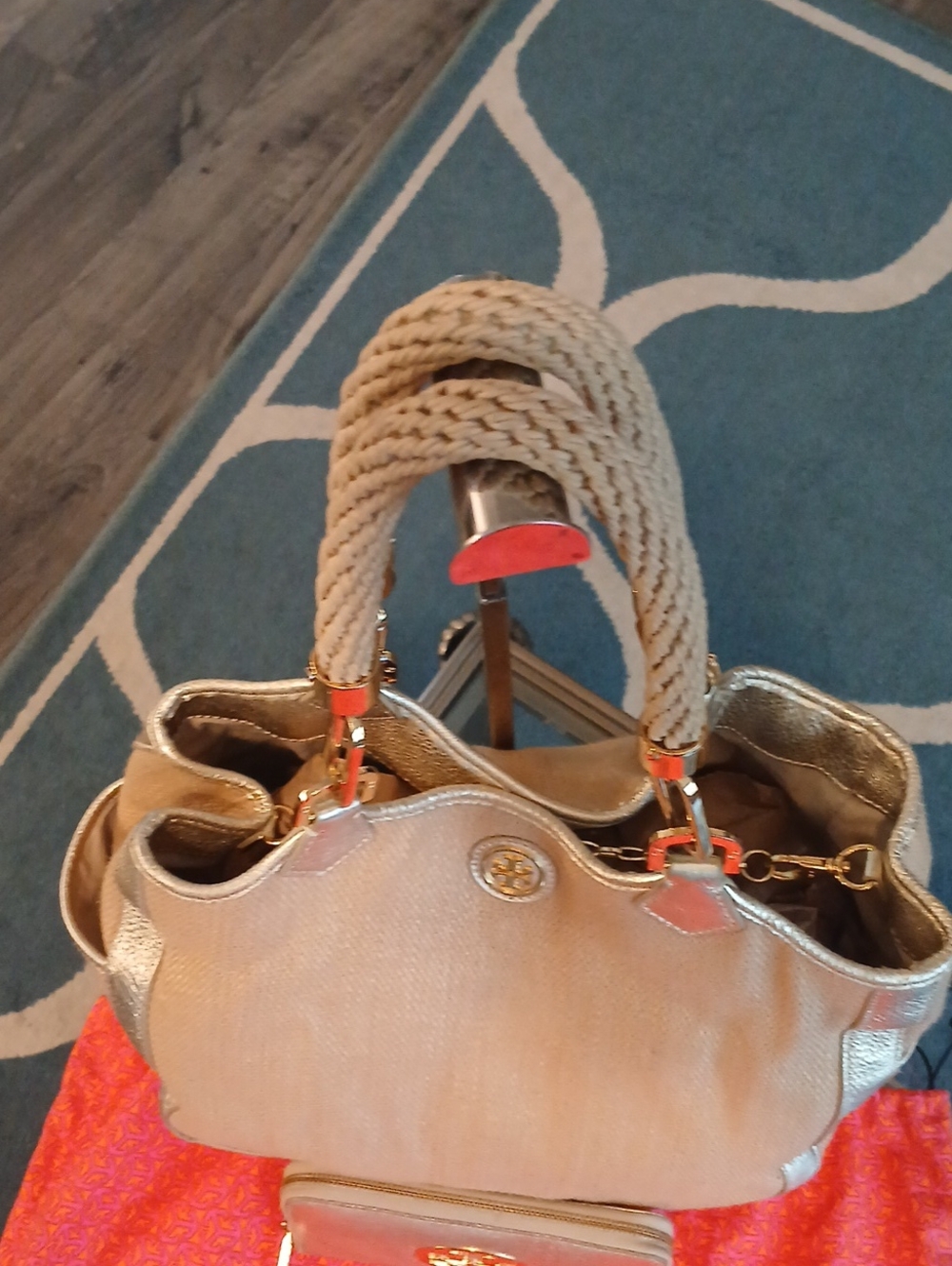 Tory Burch Metallic Beige Tote with Gold Hardware and Matching Wallet - Picture 4 of 17